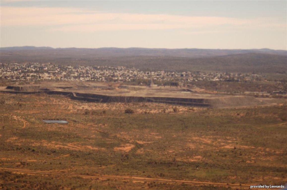 Oasis Motor Inn Broken Hill Buitenkant foto